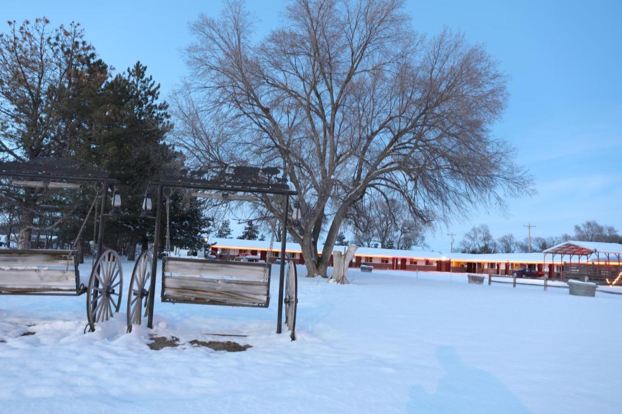 Raine Motel Valentine Exterior photo