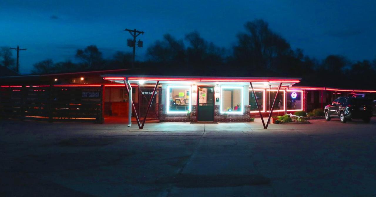 Raine Motel Valentine Exterior photo
