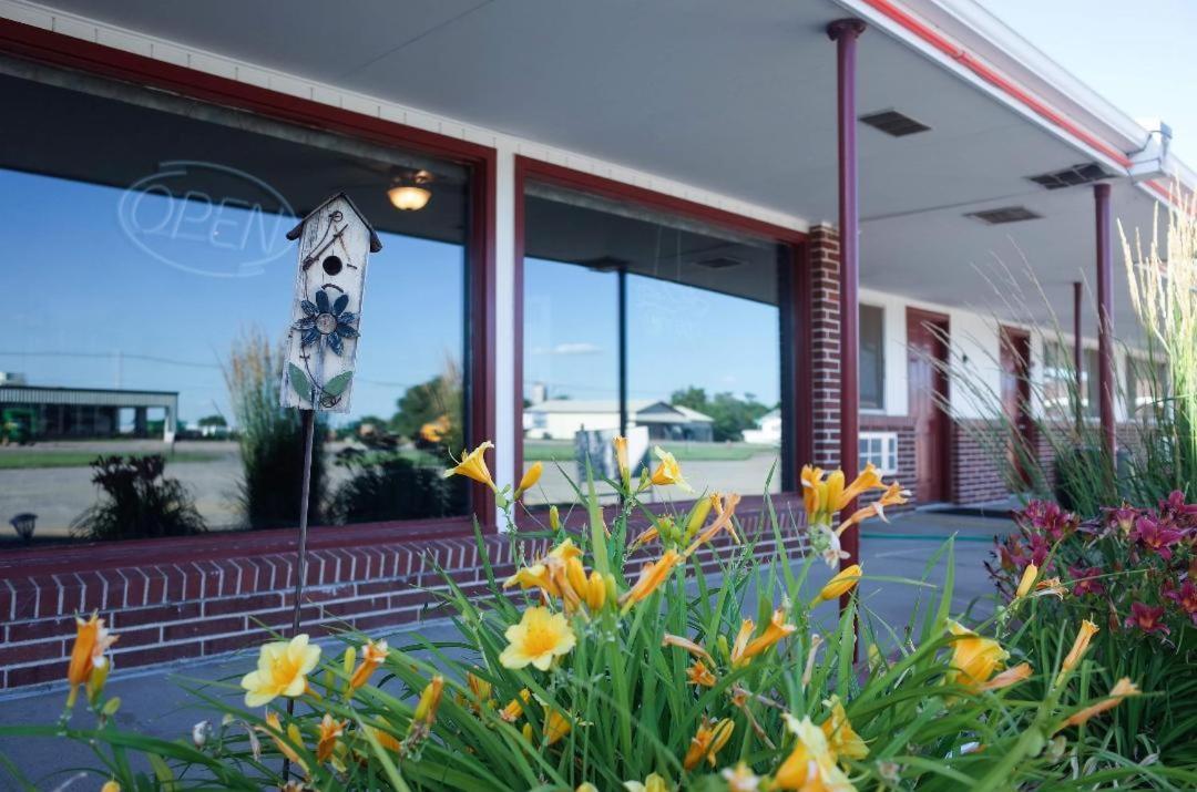 Raine Motel Valentine Exterior photo